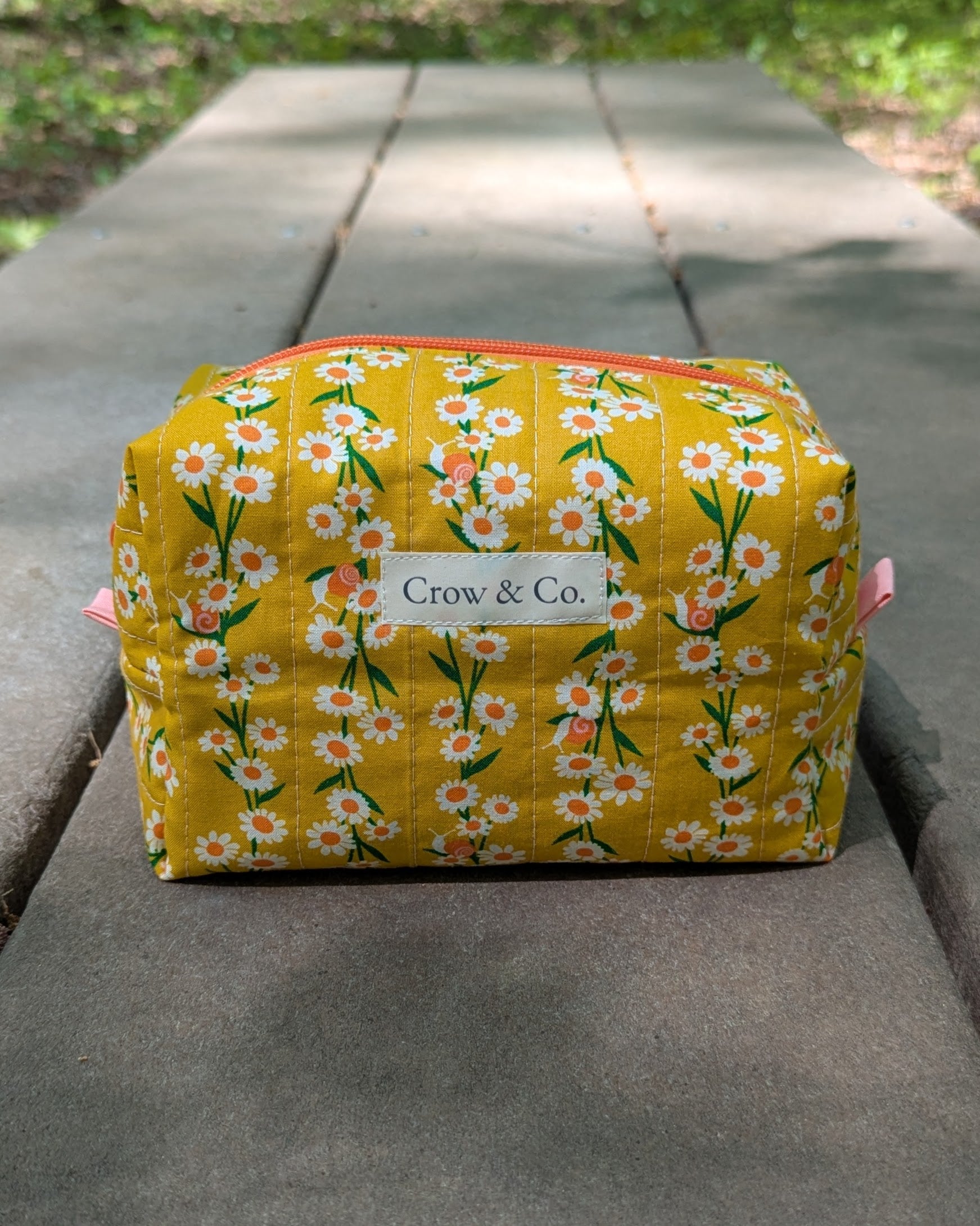 Daisy Chain Medium Quilted Travel Bag