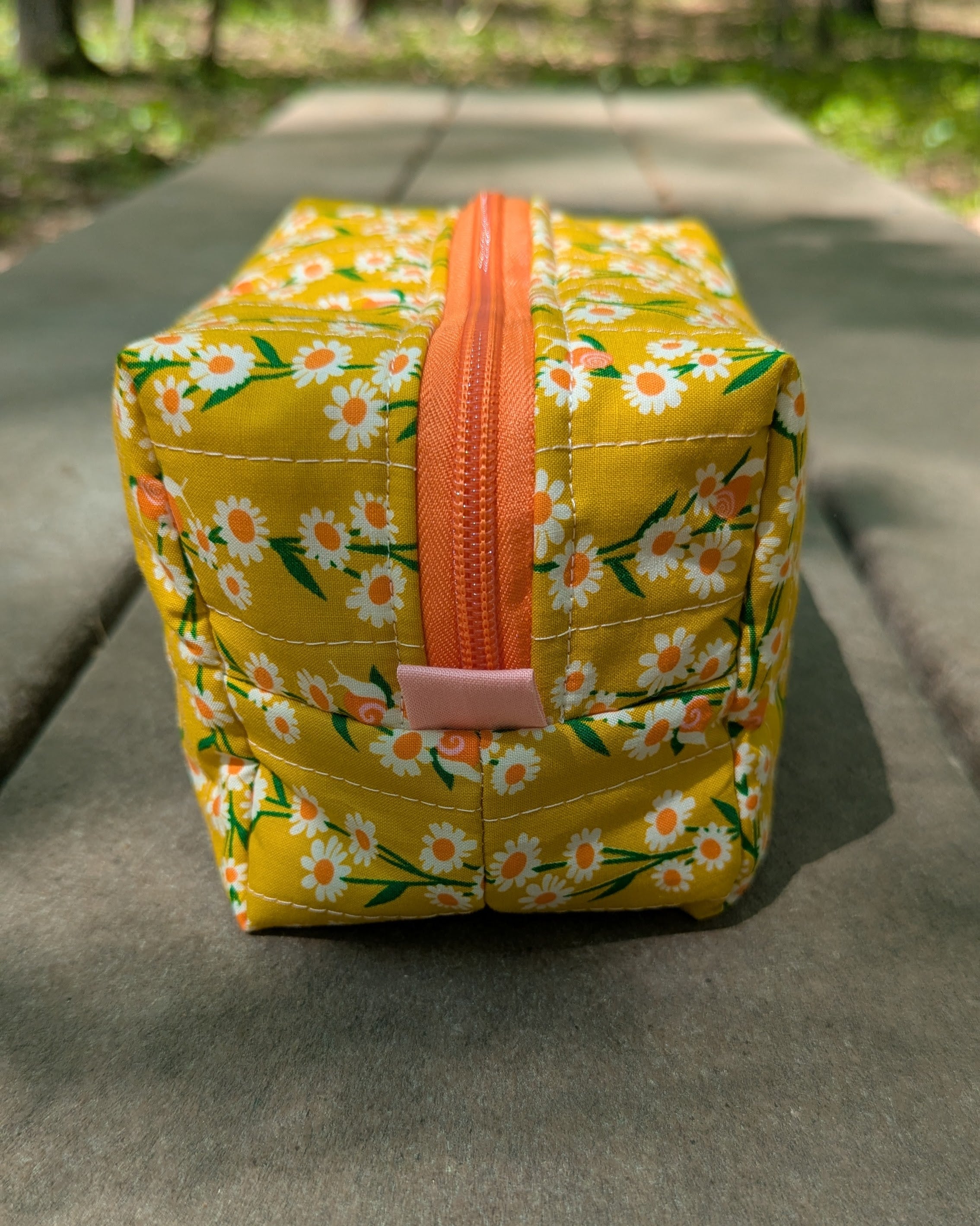 Daisy Chain Medium Quilted Travel Bag