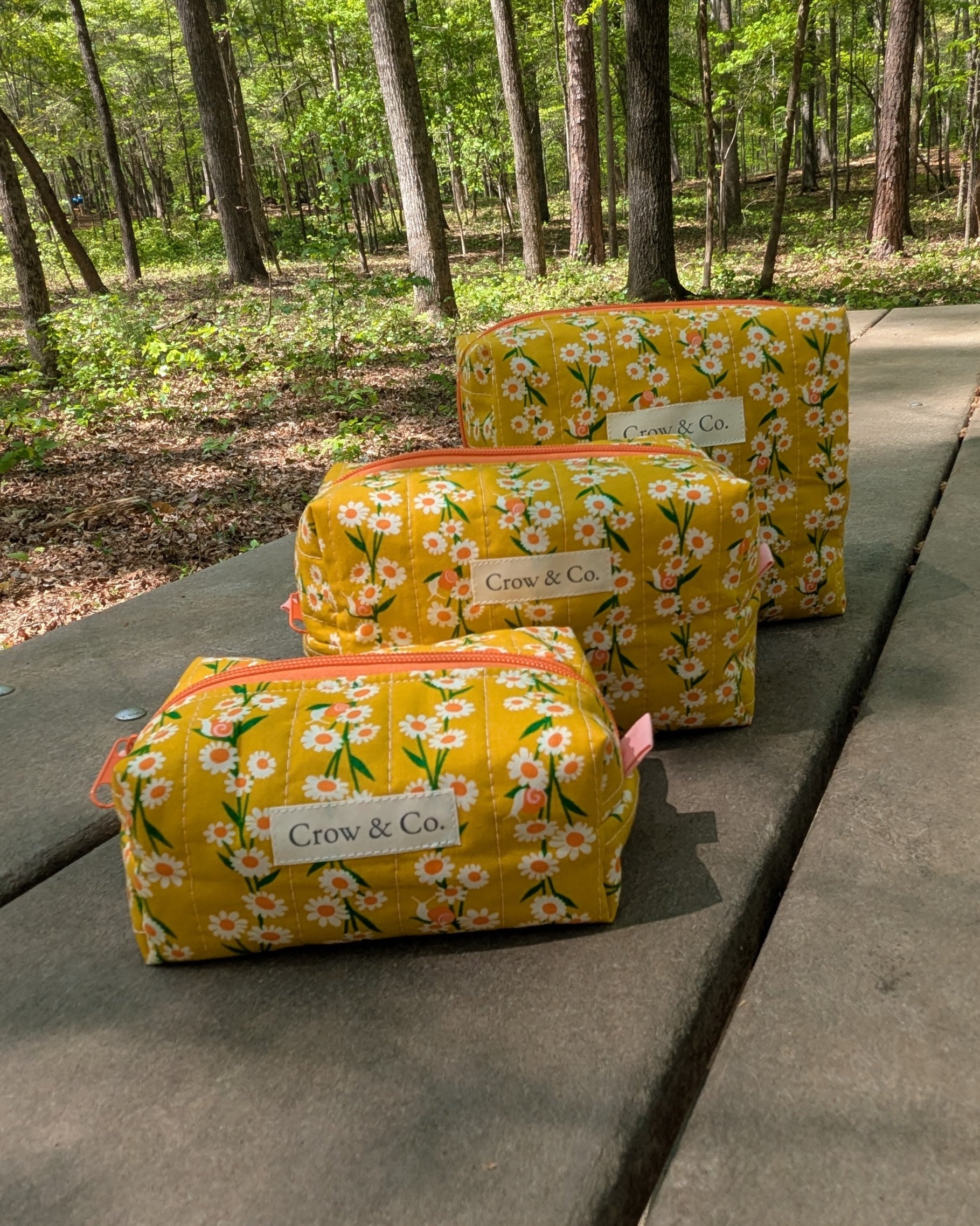 Daisy Chain Medium Quilted Travel Bag